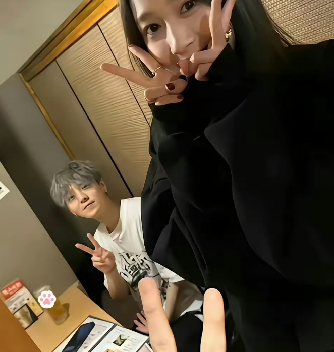 鹿晗关晓彤分手原因清晰了两人在2024年底和平分开，核心原因是人生规划完全不同