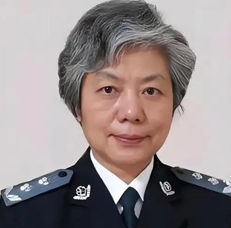 “不能判刑，那就高额罚款！”中国人民公安大学李玫瑾教授建议，凡是扶了老人被要求天