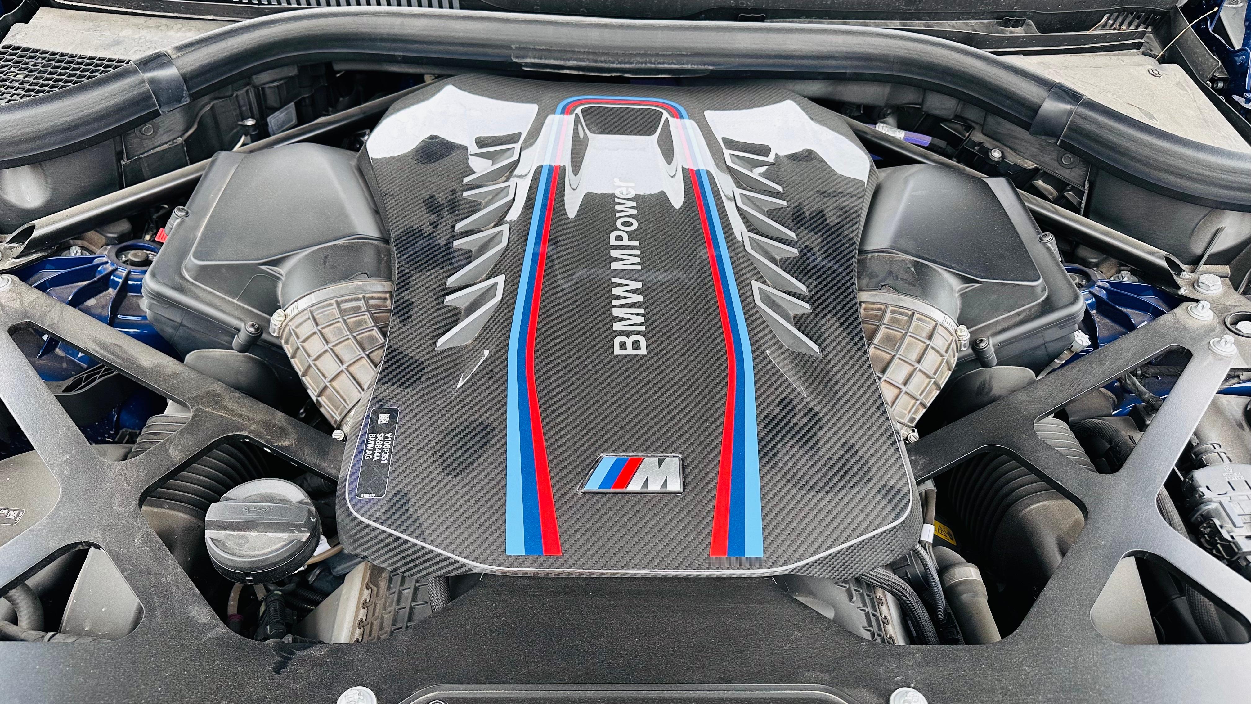 这一周高强度的开X5M，没错，满满83公升的汽油被我开光，而且拢共可能也就