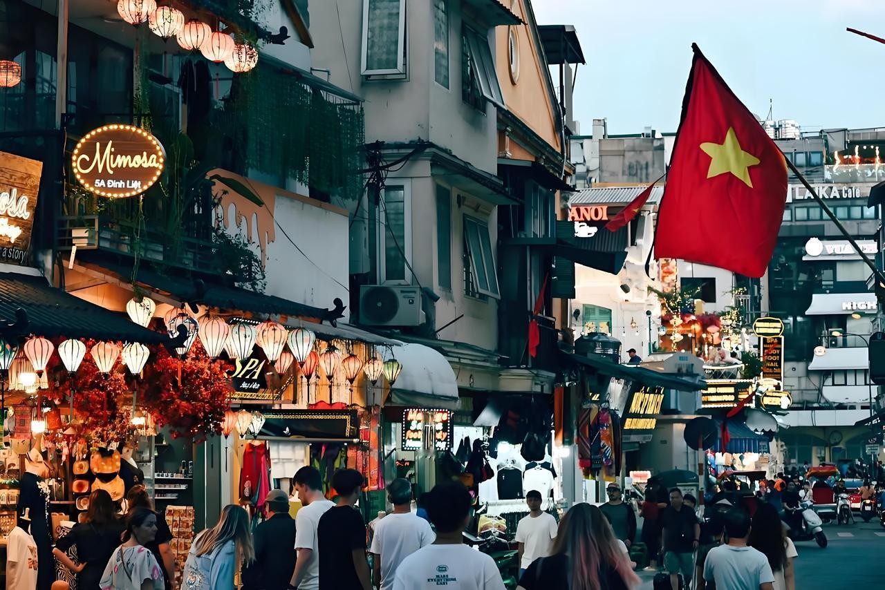 越南会取代中国成为新的世界工厂吗？我觉得不太可能。今年三季度越南GDP增速达8