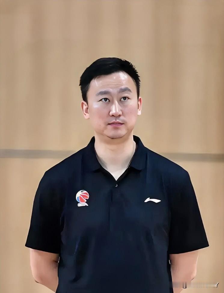 现在最郁闷的估计就是刘维伟了他万万没想到，球队5连败还被CBA官方罚款了！