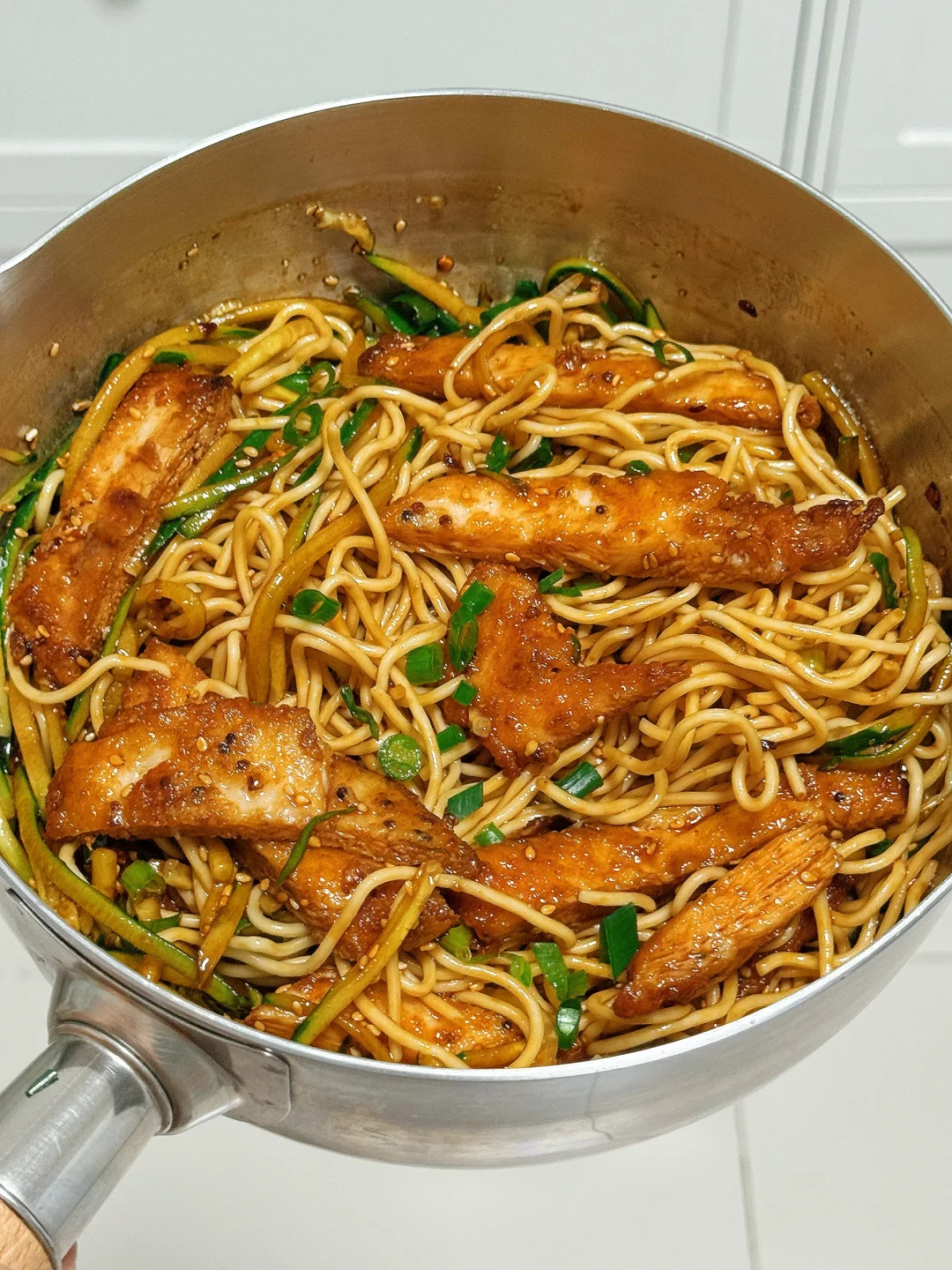 谁懂啊？鸡排凉面吃一次爱一次！🍜🍜🍜