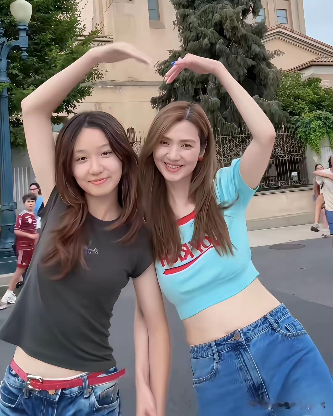 星二代颜值能超越明星本人的很少洪欣女儿完美地避开了父母的优点张丹峰那么帅都没