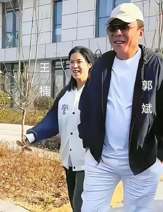郭斌就是个商人，利益至上，根本不存在什么爱国情怀！其实大家吃瓜，并不是