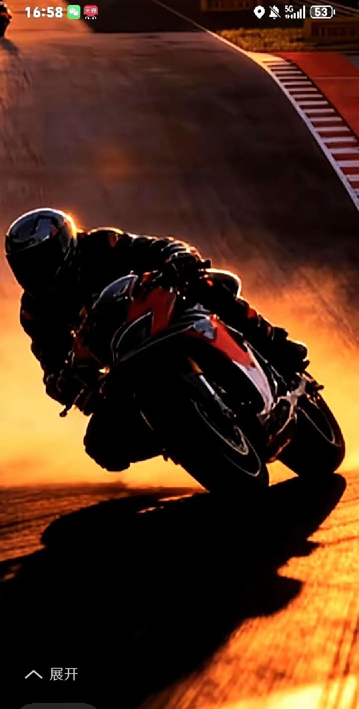 “给张雪机车做排气管的那个老板，最近吐了个大槽。他说，给张雪干活，纯属折磨，工作