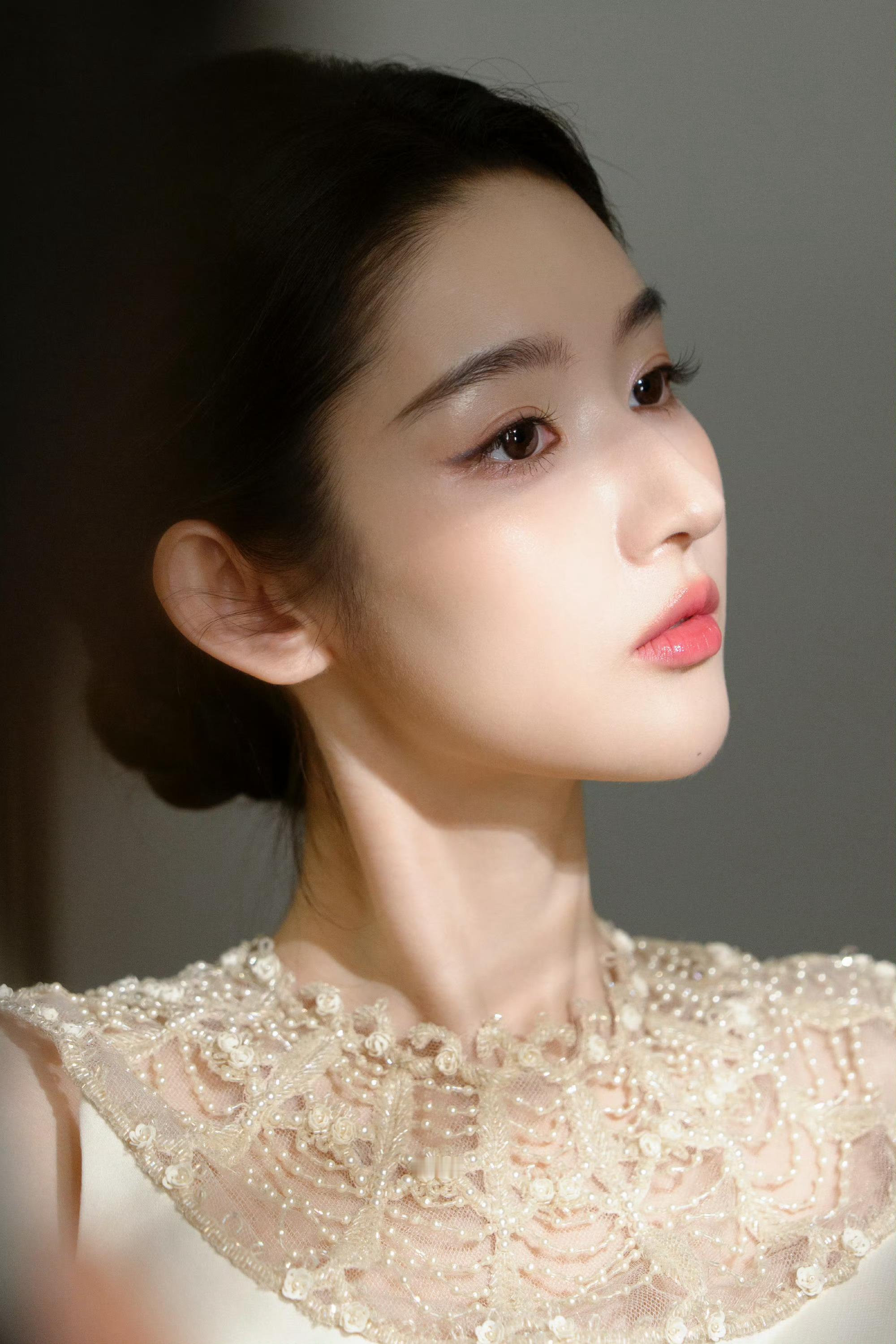 王玉雯我也被美晕了咋办吧！太美了雯想在姐姐的鼻梁上滑滑梯