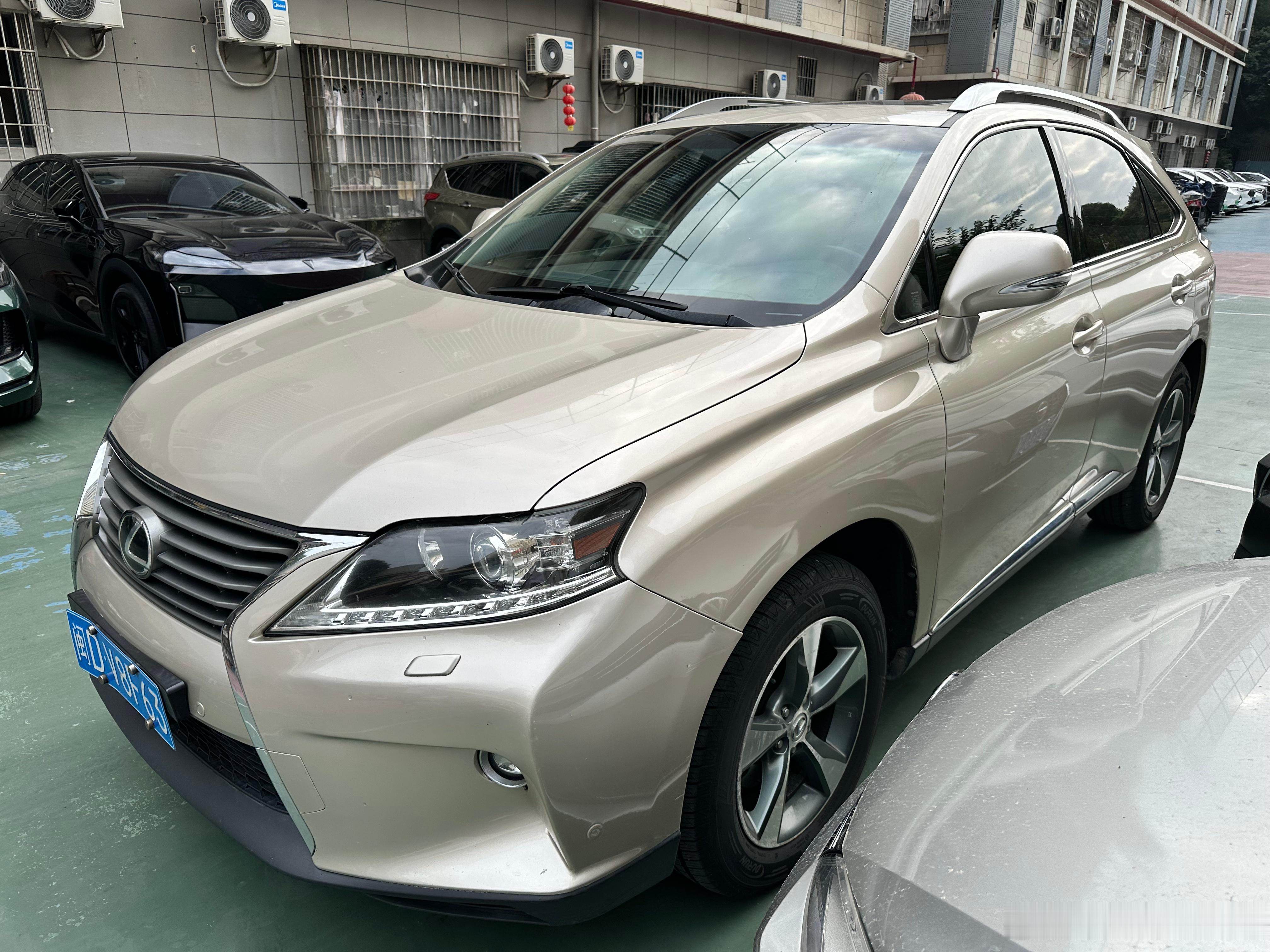 于恒二手车库15年的雷克萨斯RX270搞回来了，开锁开了好久这车没电状