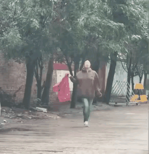 还捂嘴笑！受不了了！！回眸一笑百媚生啊！！[呲牙笑][呲牙笑][呲牙笑]