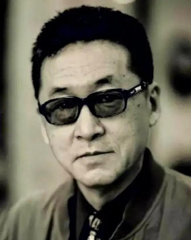 李敖走后，女儿李文每月只能领一千美金，还得签字放弃继承，弟弟李戡直接官宣遗嘱，把