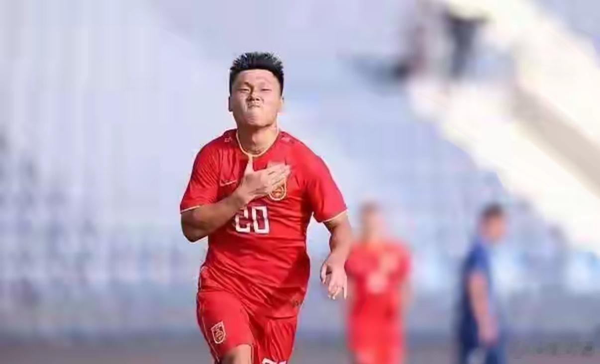 中超联赛浙江队真是有钱，竟然花500万元买一名在北京国安只能打替补的26岁球员方