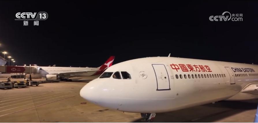 翻脸比翻书还快！回到湾湾就不承认了？大陆全力协调包机，把70多位在中东滞留多日