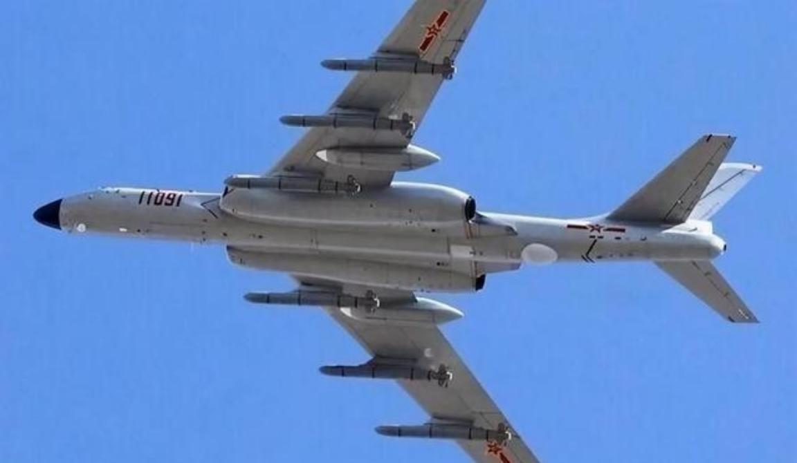 为何中国反复升级轰六轰炸机群？因为说白了，压根就是歪打正着，本来是技术不够，结果