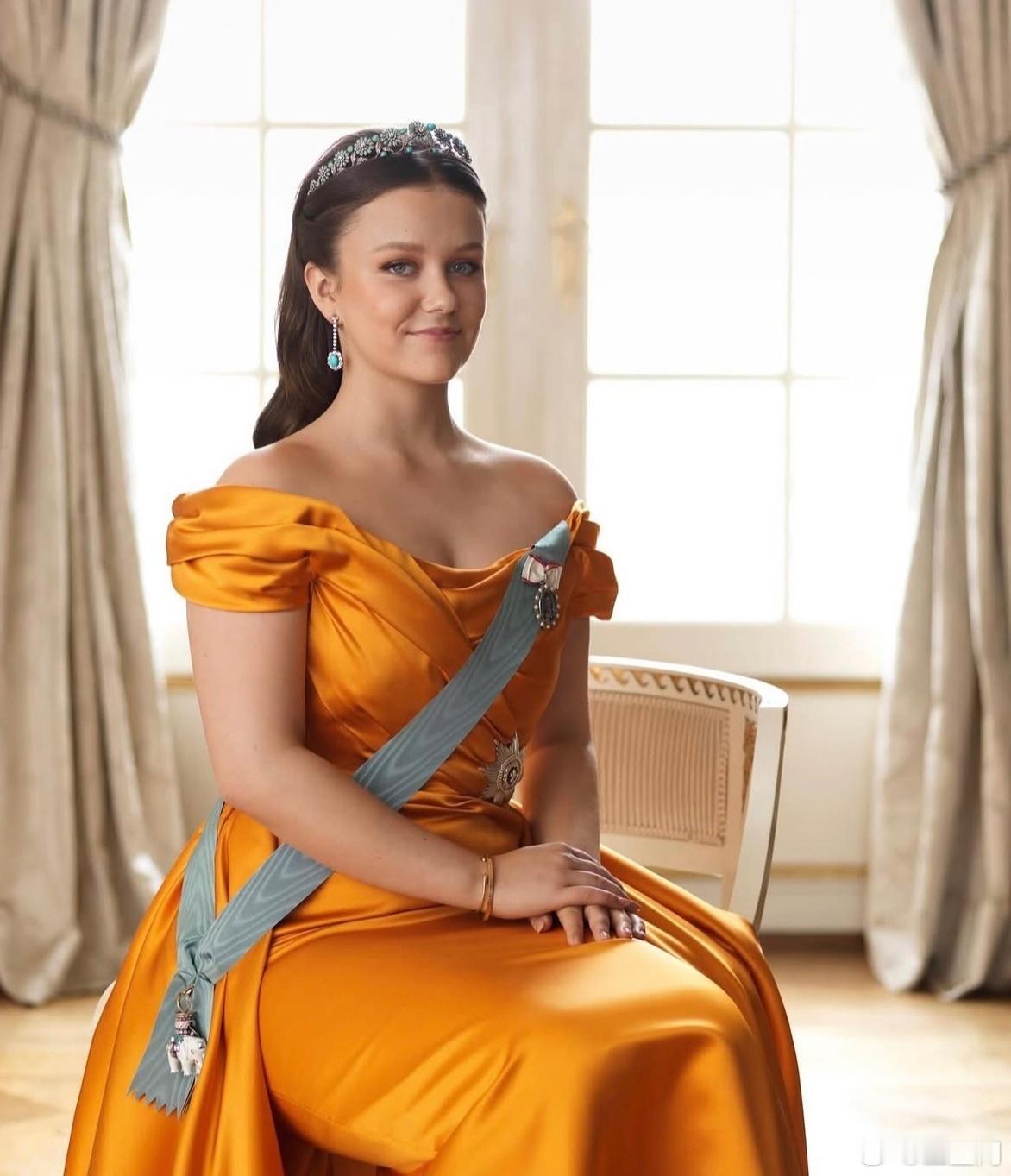 丹麦王室🇩🇰丹麦国王的长女伊莎贝拉公主已经举行过成年仪式，为何不出席今年的