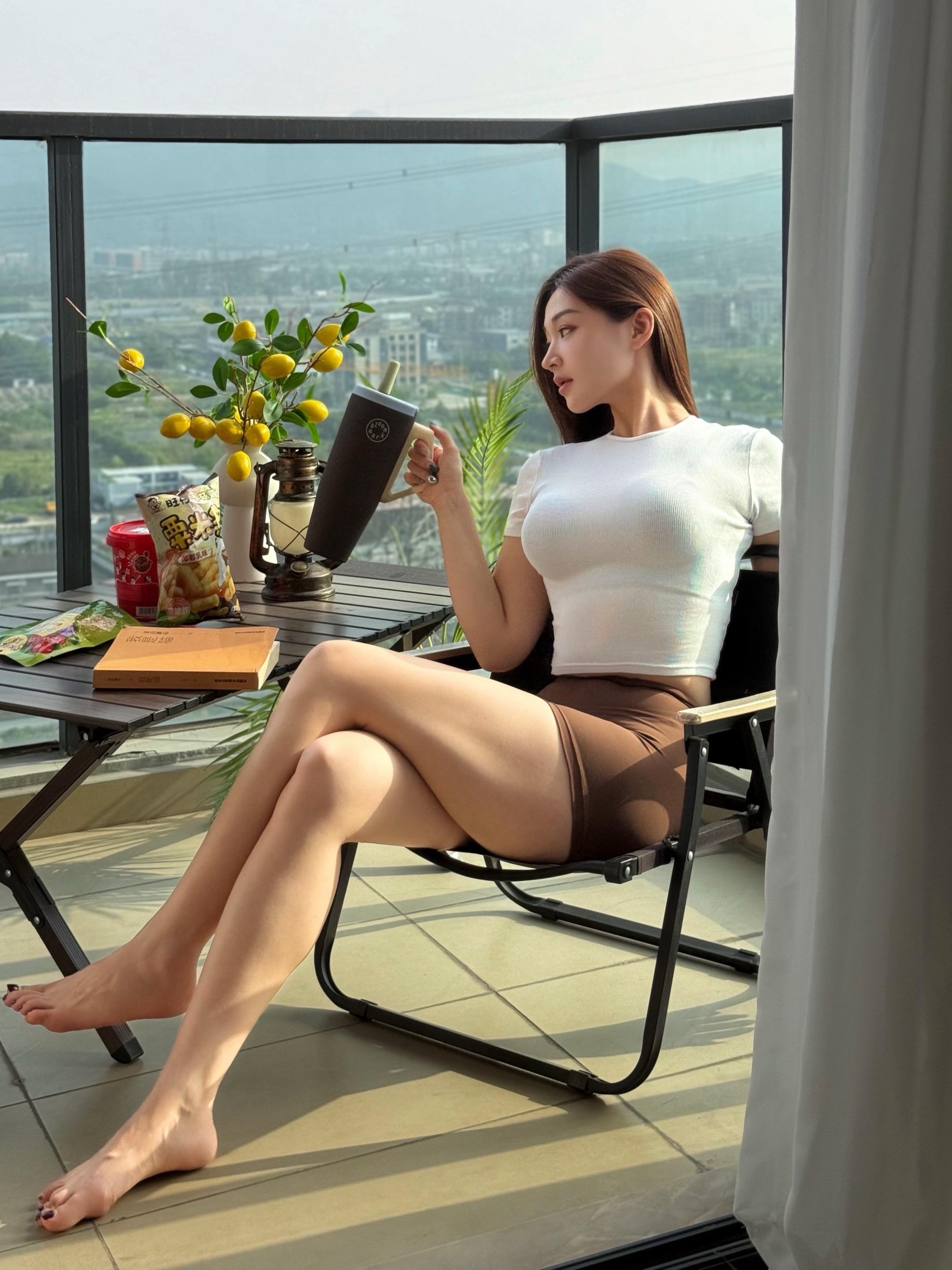 家里阳台的黄昏特调🌄 是忙碌一天后的松弛感