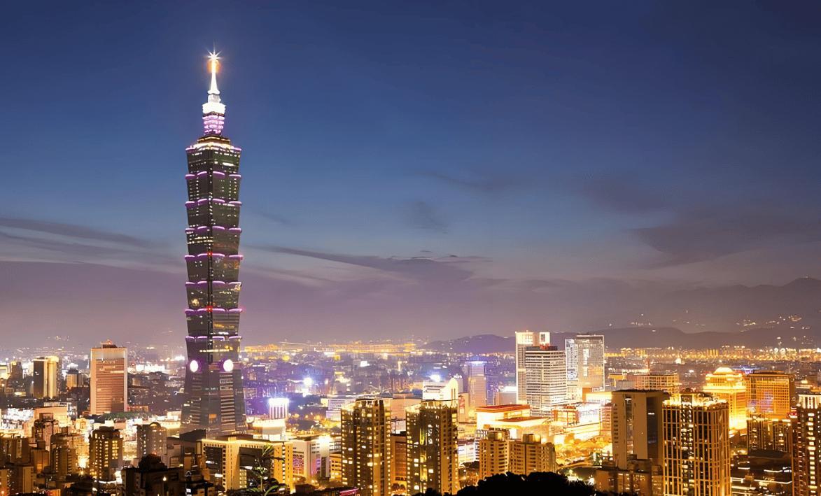 经常关注台海新闻的朋友肯定发现，岛内蓝绿两党平时吵得像仇人，互相攻击、泼脏水是家