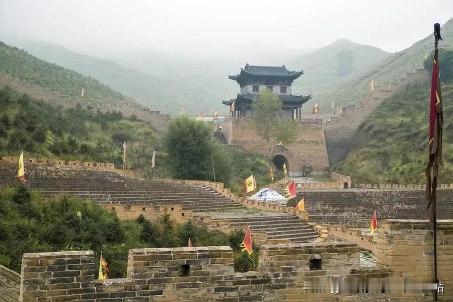 一会儿就要去雁门关了，关于雁门关的故事我了解的不多，只是发现了《红楼梦》里林黛玉