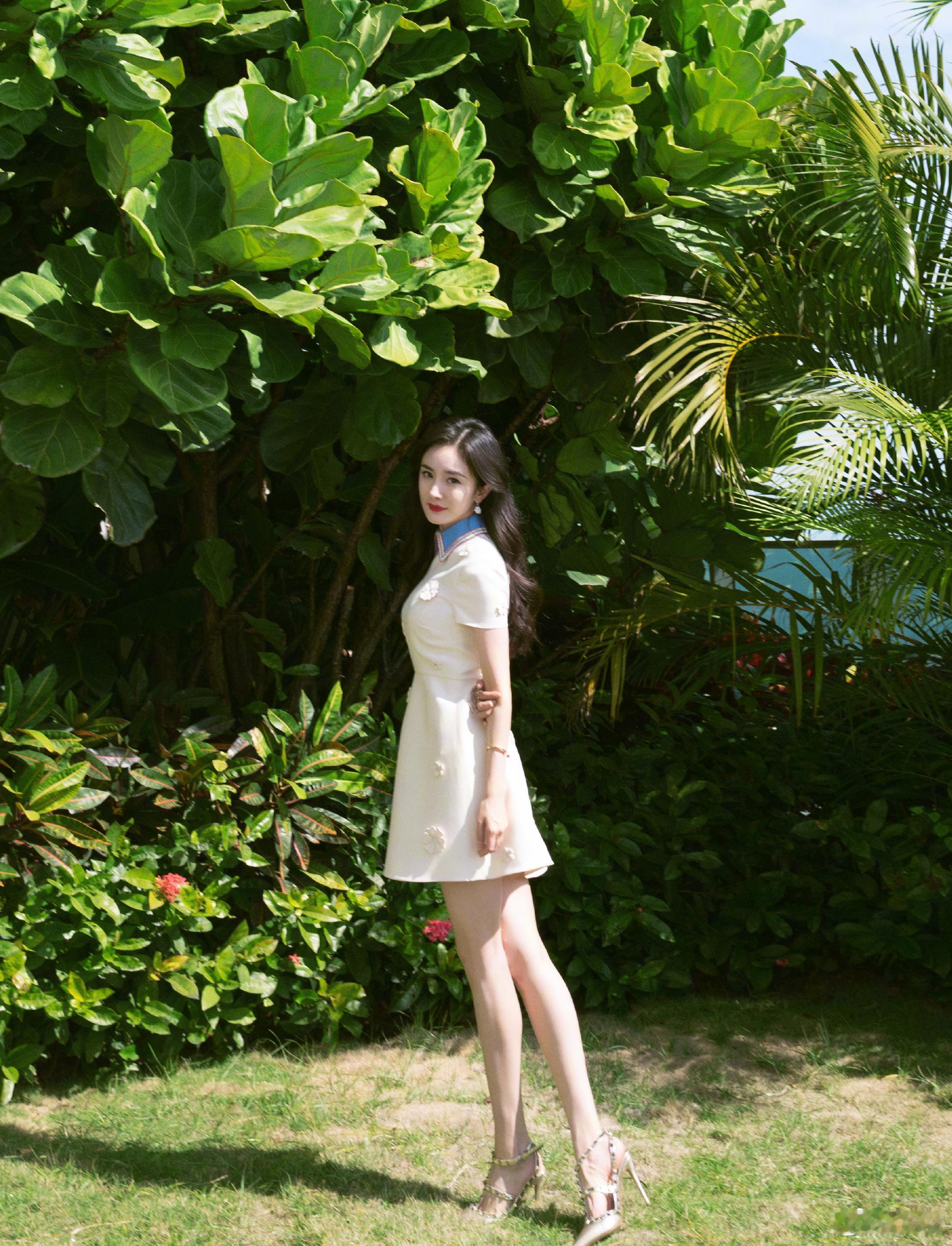 杨幂Anewdress.