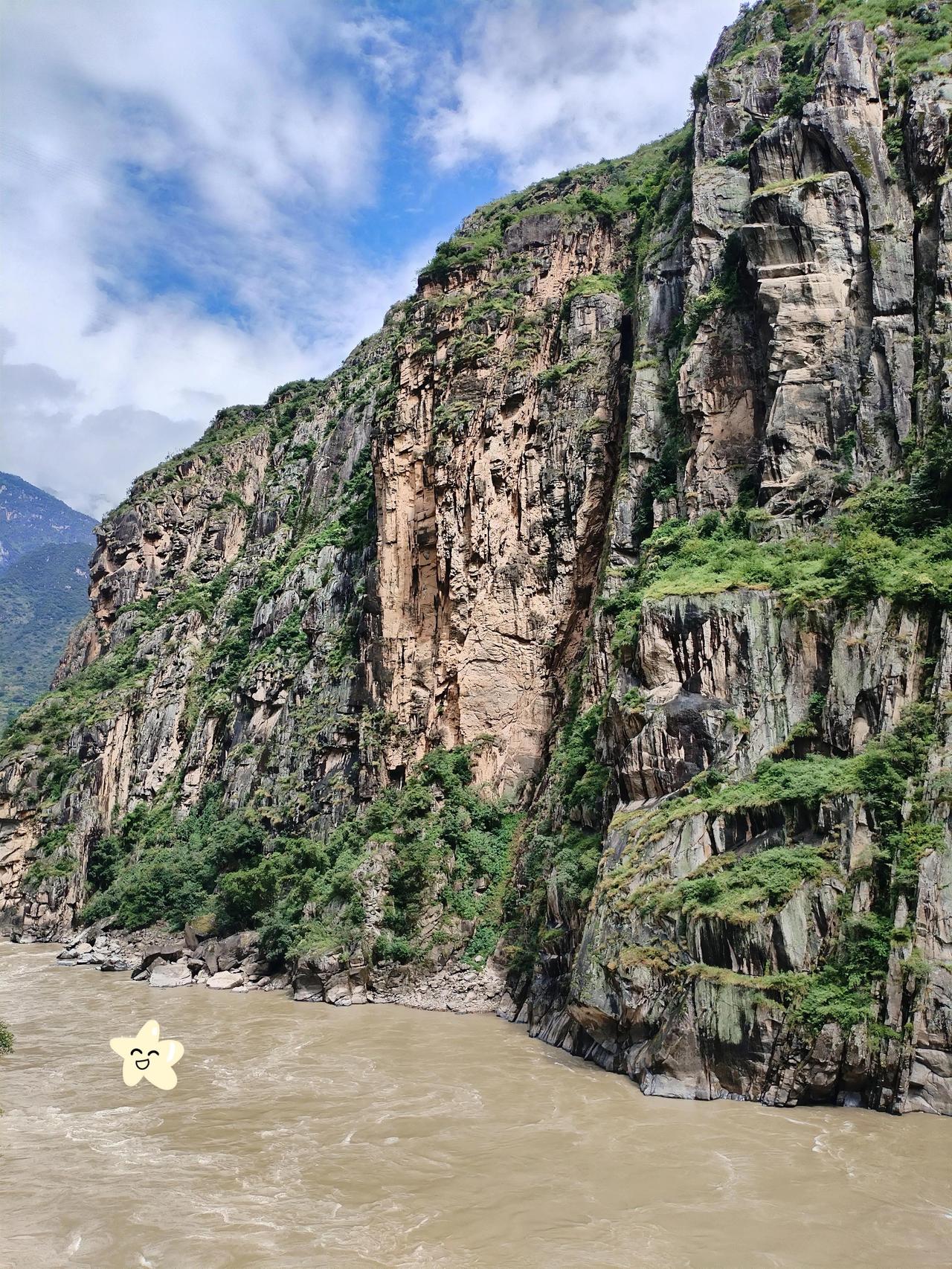 壮观的峡谷风光，大自然的鬼斧神工！