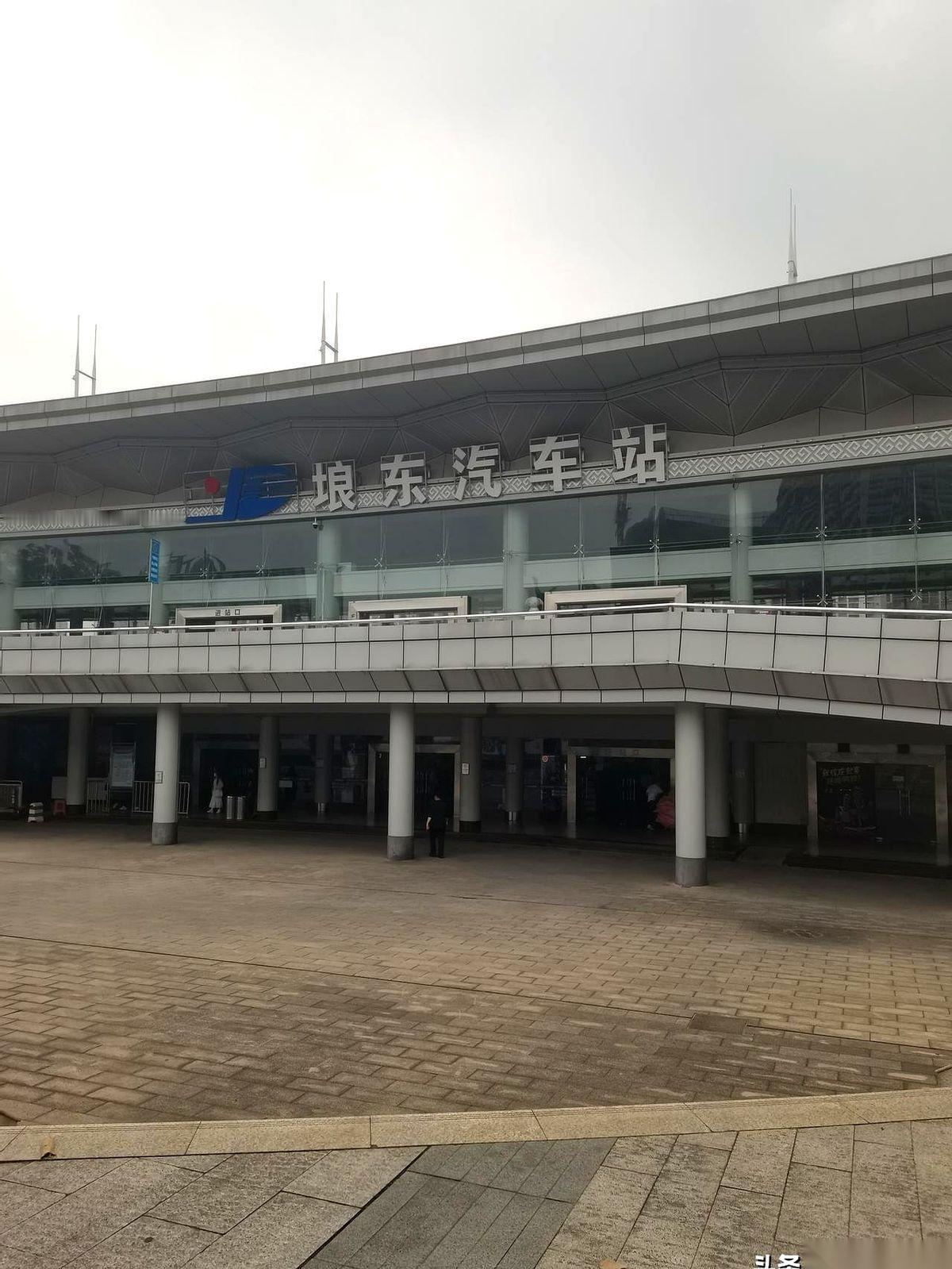 广西三月三假期的第一天，我专门去了一趟南宁琅东客运站。本该是人挤人、脚踩脚的黄