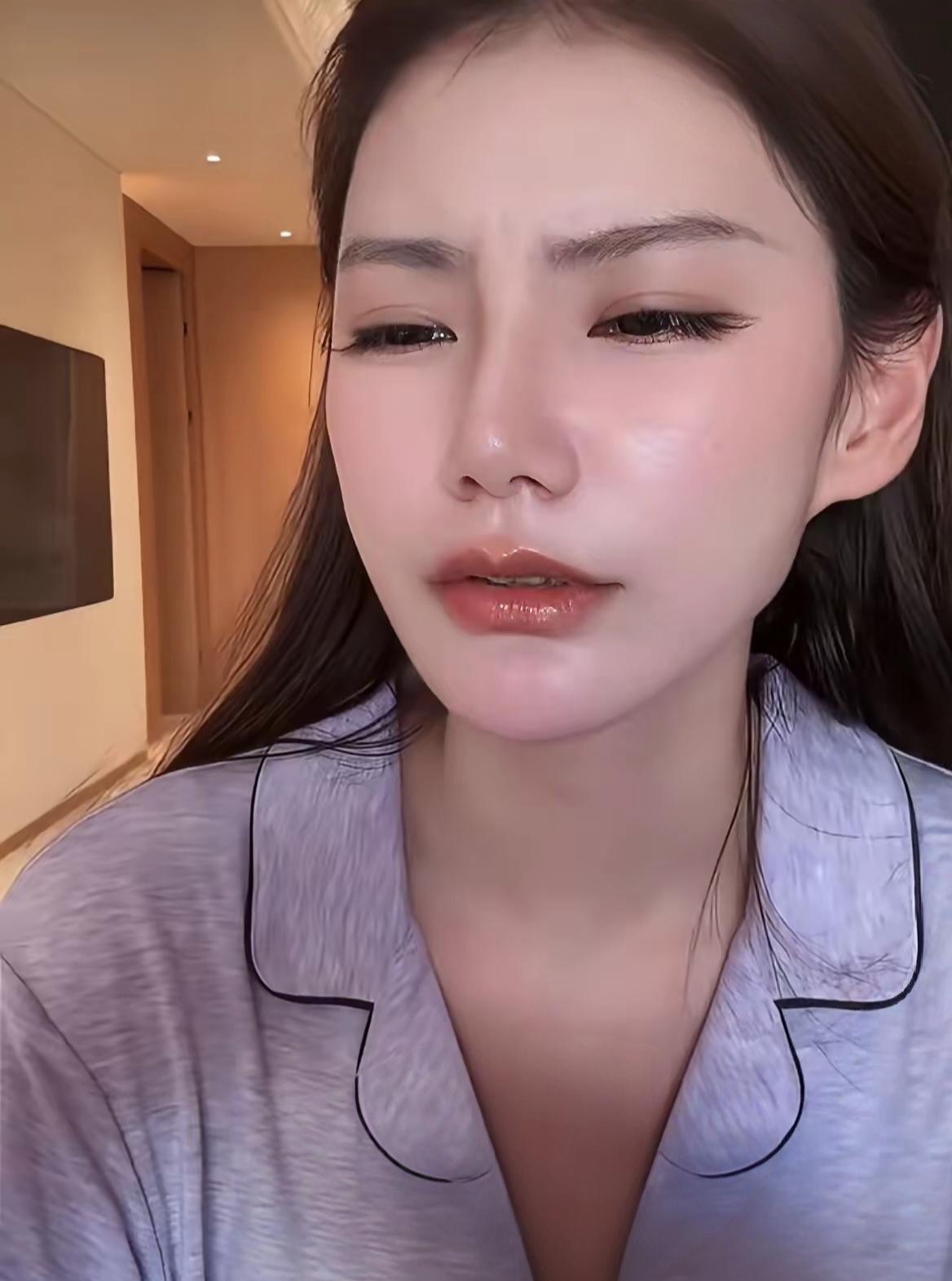 汪小菲被拍到“带辣妹打球”，朋友连夜提醒马筱梅：穿百褶裙，戴帽子，你注意点。