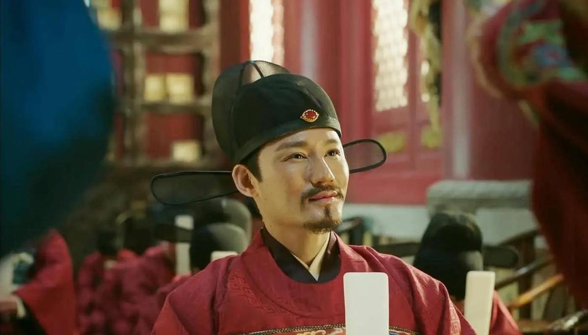 1407年，朱棣下诏全国选美，当美女们送到京师后，锦衣卫纪刚先挑出几个最漂亮的给