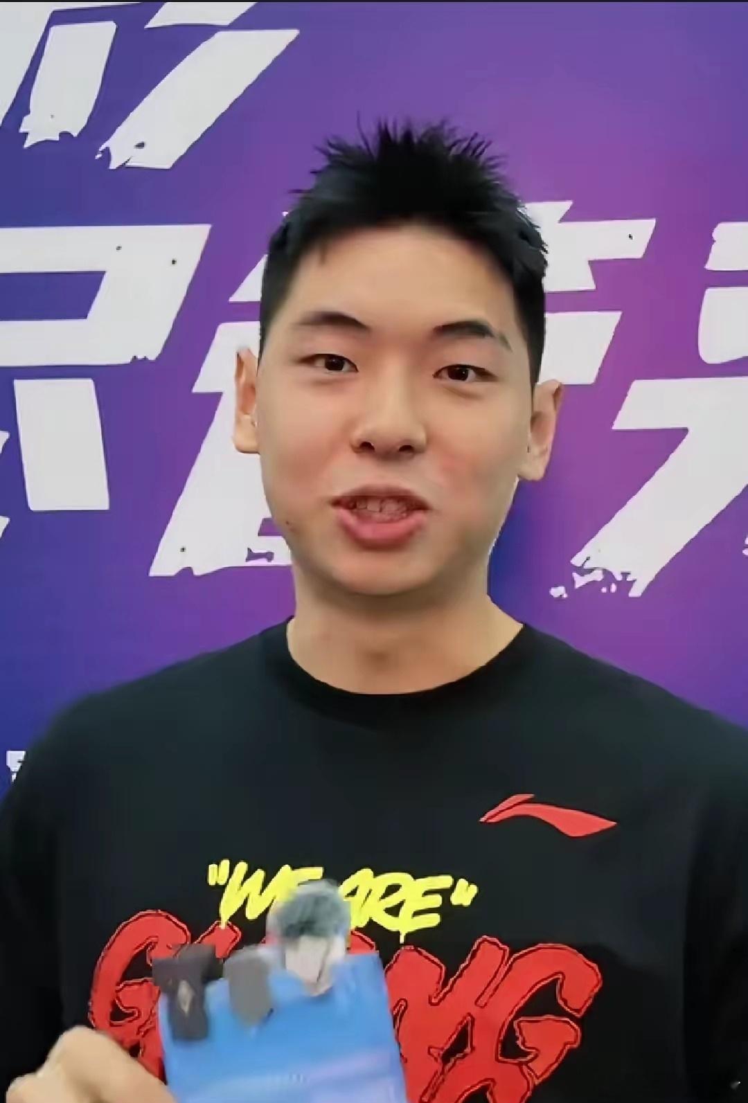崔永熙采访谈及国家队与俱乐部心态变化广东宏远锋线崔永熙在媒体采访中聊到，结束国家队任务回到俱乐部，整