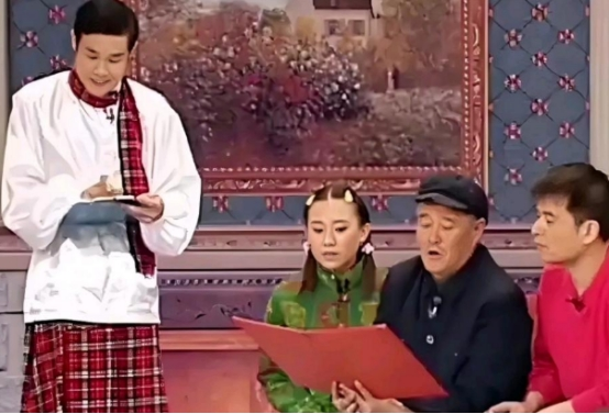 2013年，赵本山当着哈文的面：“既然如此，今年的春晚我不参加了。”说罢转身推门