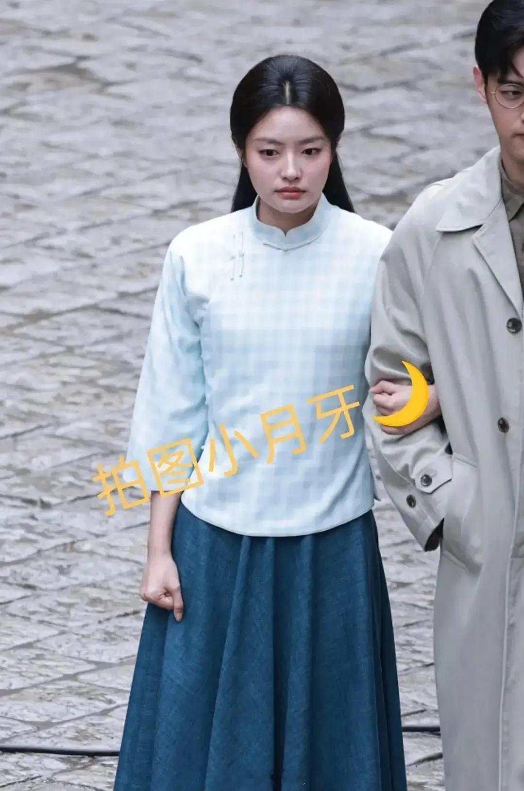 大家看完这两张图，觉得谁是女主呢