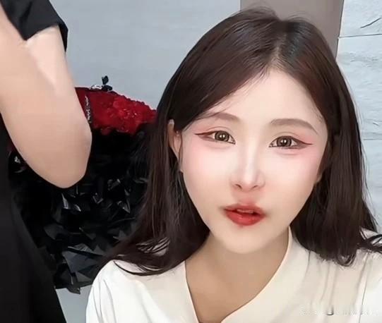 猫妹妹否认与枷柏合作！猫妹妹辟谣否认与枷柏合作，独立个体