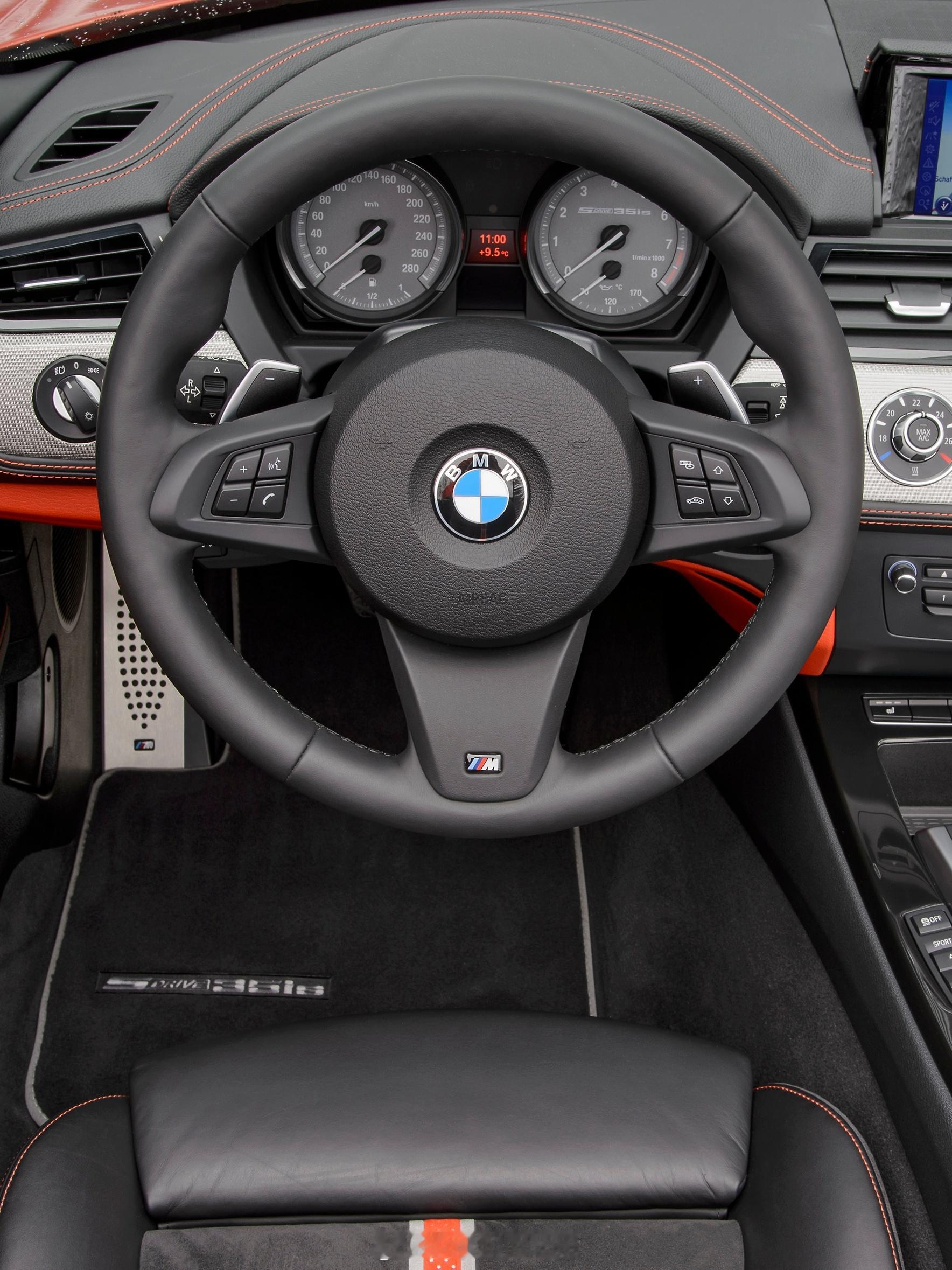 2002年，宝马开始迎来Z4时代，有了之前Z1、Z3、Z8的经验，宝马已经越来越