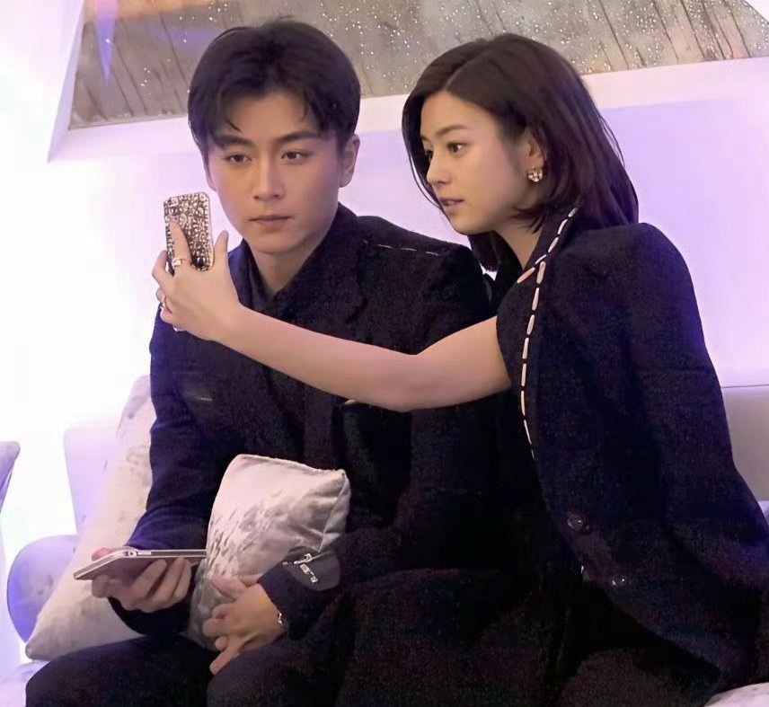 陈晓陈妍希曾经也是恩爱夫妻，如今也背道而驰了，普通人凭什么还相信爱情！