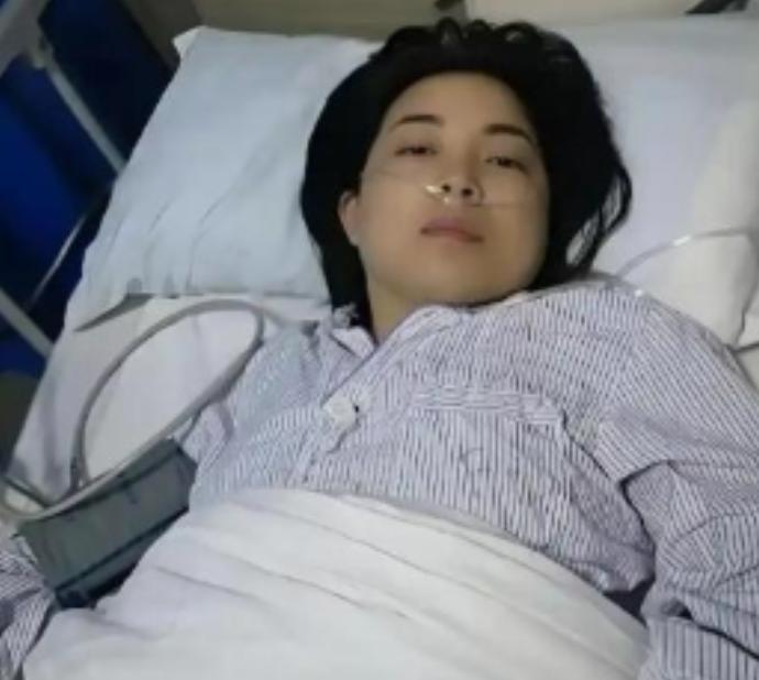 江西24岁女子并发症离世，办完丧事，为其垫付30万治疗费的未婚夫李某，准备离开时