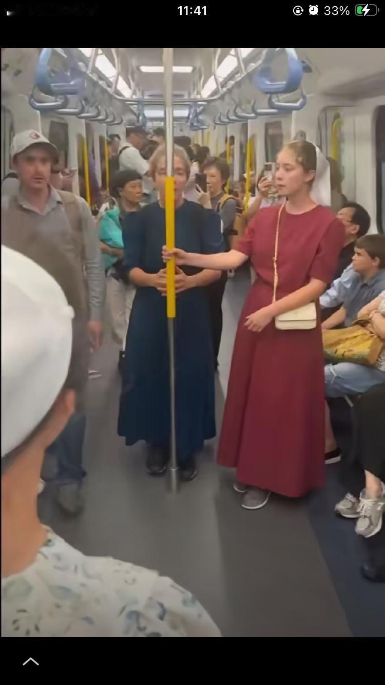 确实有人对港人有刻板印象，去到香港以后，担心自己被他们歧视与针对。其