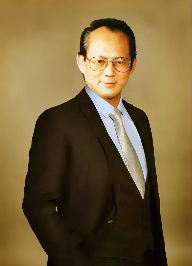 “美国条件更好，带着你的孩子移民美国吧！”这是我国医学专家吴天一前往美国与家人团