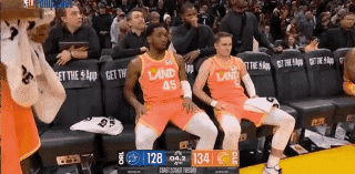 骑士险胜魔术，转播方却“倒放”比赛！球迷：还以为手机坏了🤯北京时间3月25