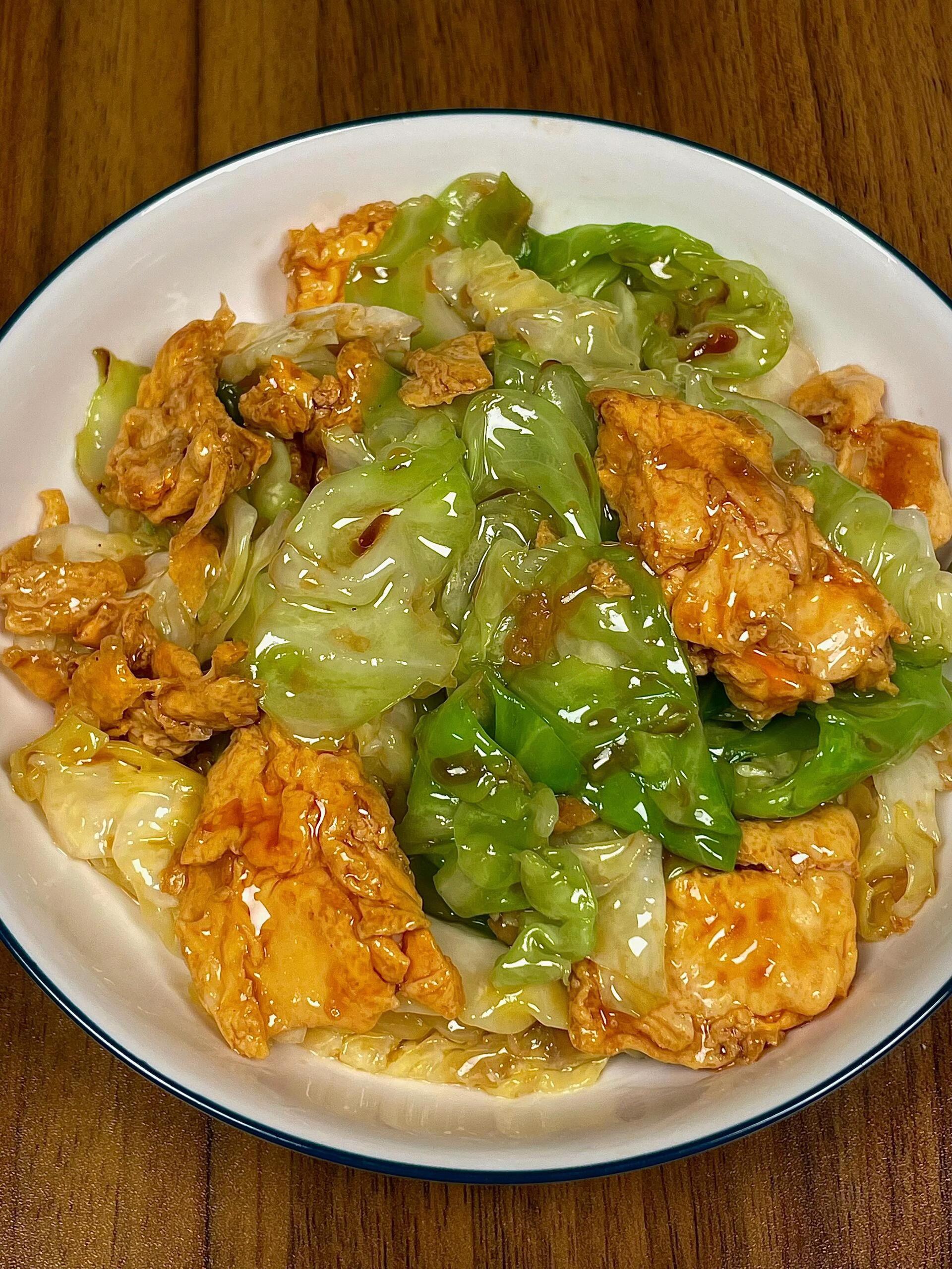 这个包菜炒鸡蛋真的一绝，巨巨巨好吃！