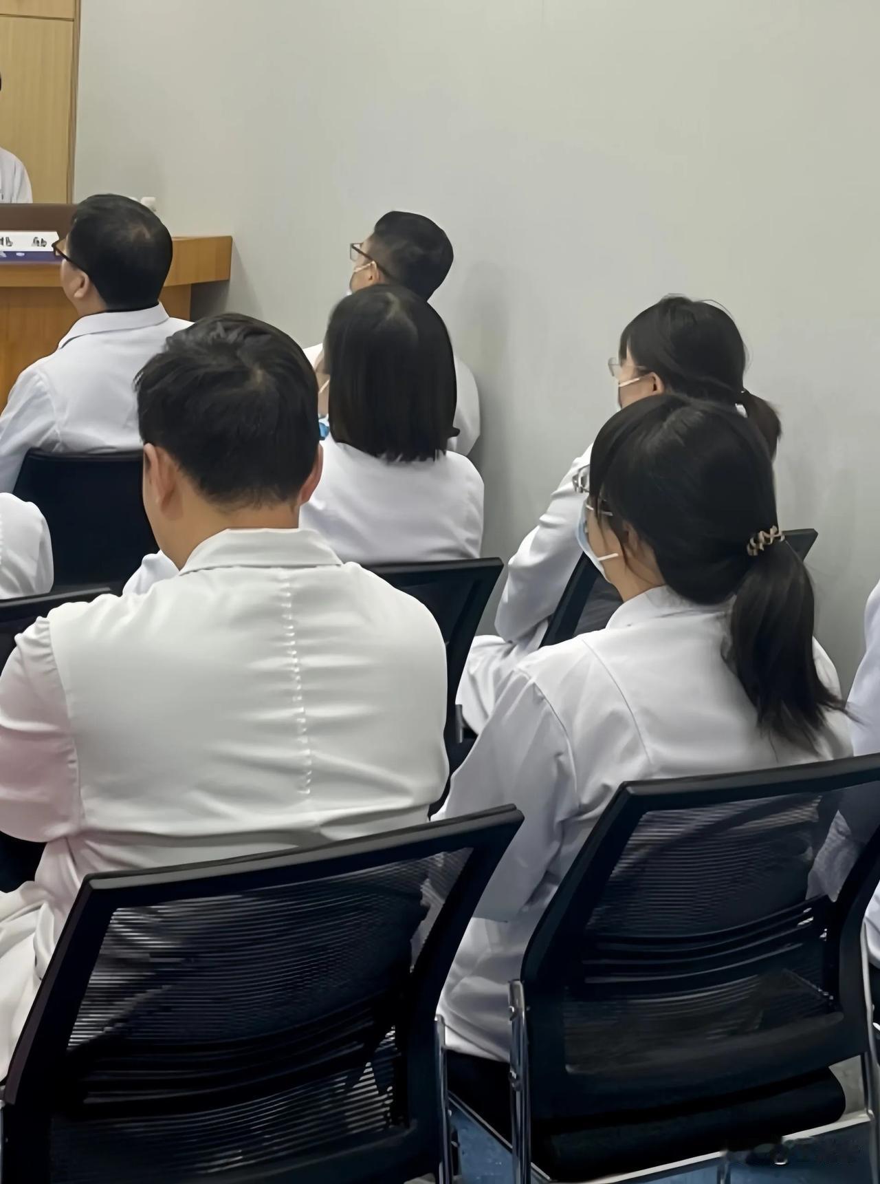 “罗某宇事件”调查结果出来了，官方发文辟谣，足见对这事的重视程度。网传罗某宇