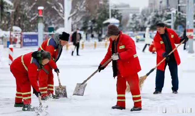 山西环卫工人被要求佩戴电子环，被网友批评违反人权，这事又有后续了……根据当
