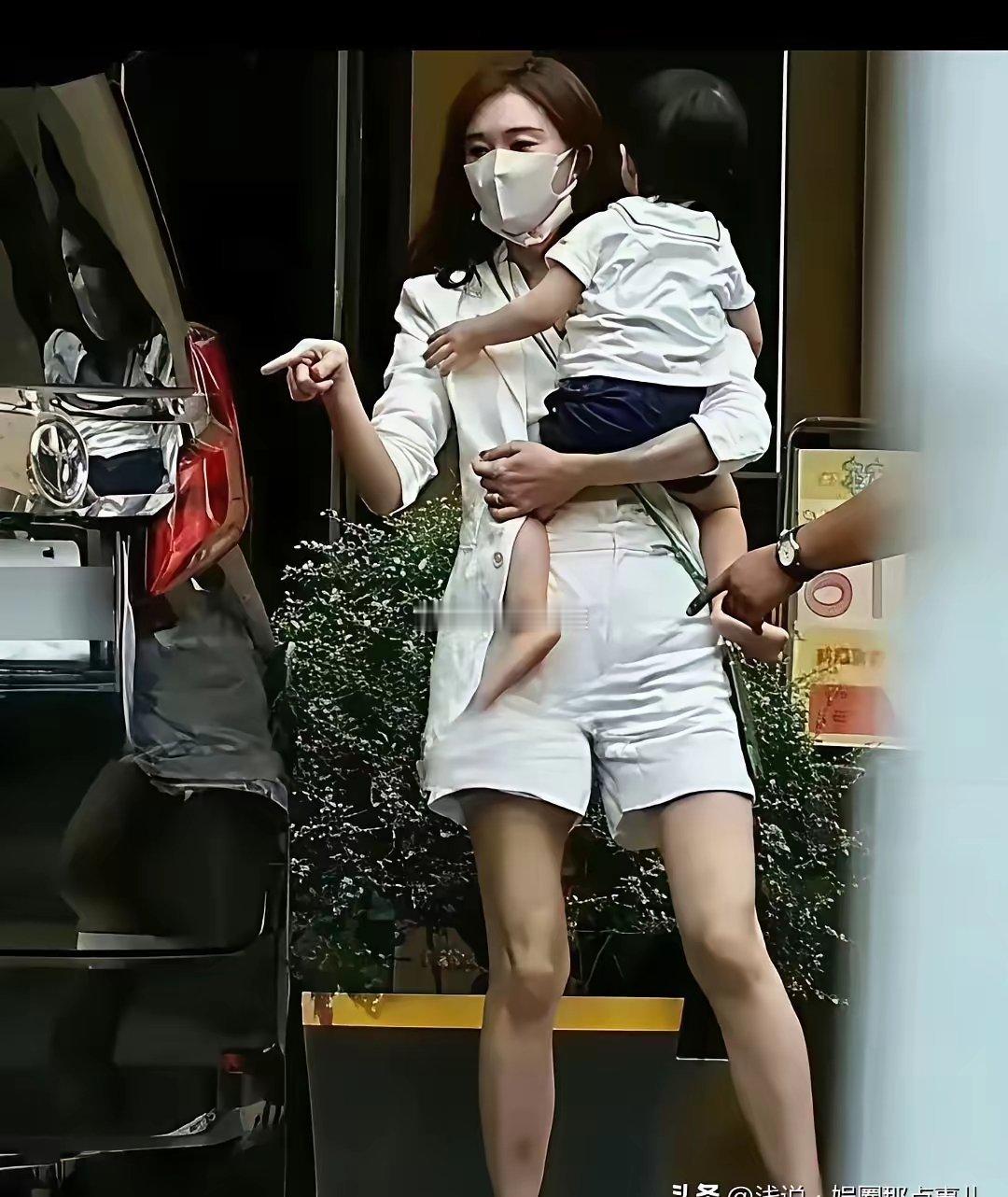 孩子都这么大了，林志玲身上怎么还是青一块紫一块的？​​​​​