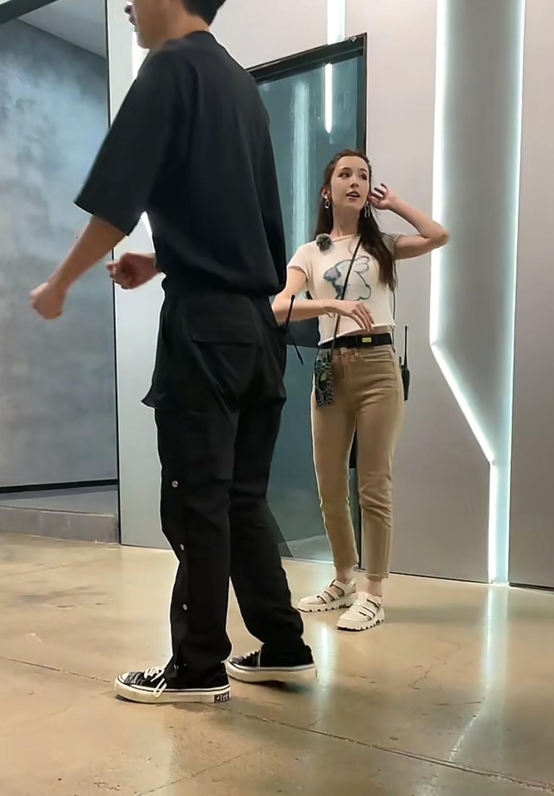 原来哈尼克孜这么小一只