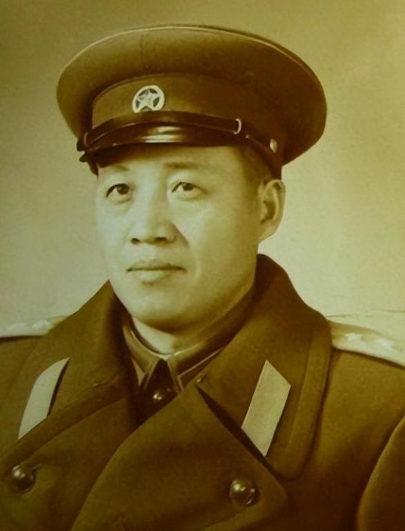 范天恩（1922‑2001），绰号“范大胆”，山东泰安人，志愿军38军112师3