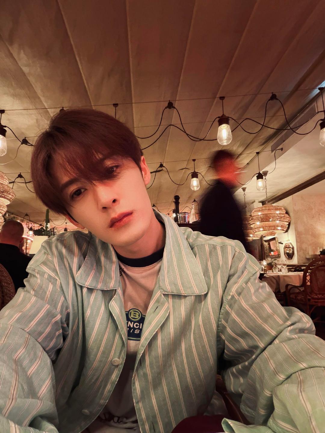 檀健次chill感营业照檀健次新歌录音照檀健次chill感营业照，檀健次新歌