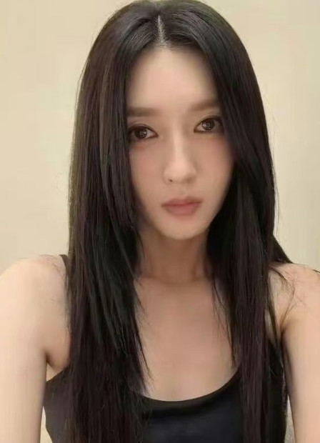 江疏影近照曝光，和以前比起来咋变化这么大呢？