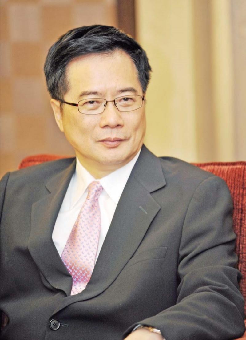 蔡正元：卢麒元不懂经济蔡正元在2025年的政论节目中，对卢麒元提出了尖