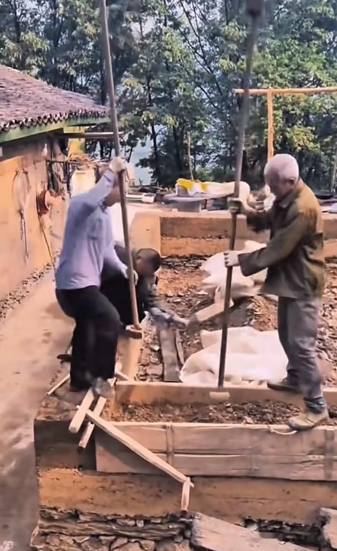 你们那儿还打墙吗？有人说，这种建筑方式落后了，该淘汰了。其实这种建筑方式才是最好