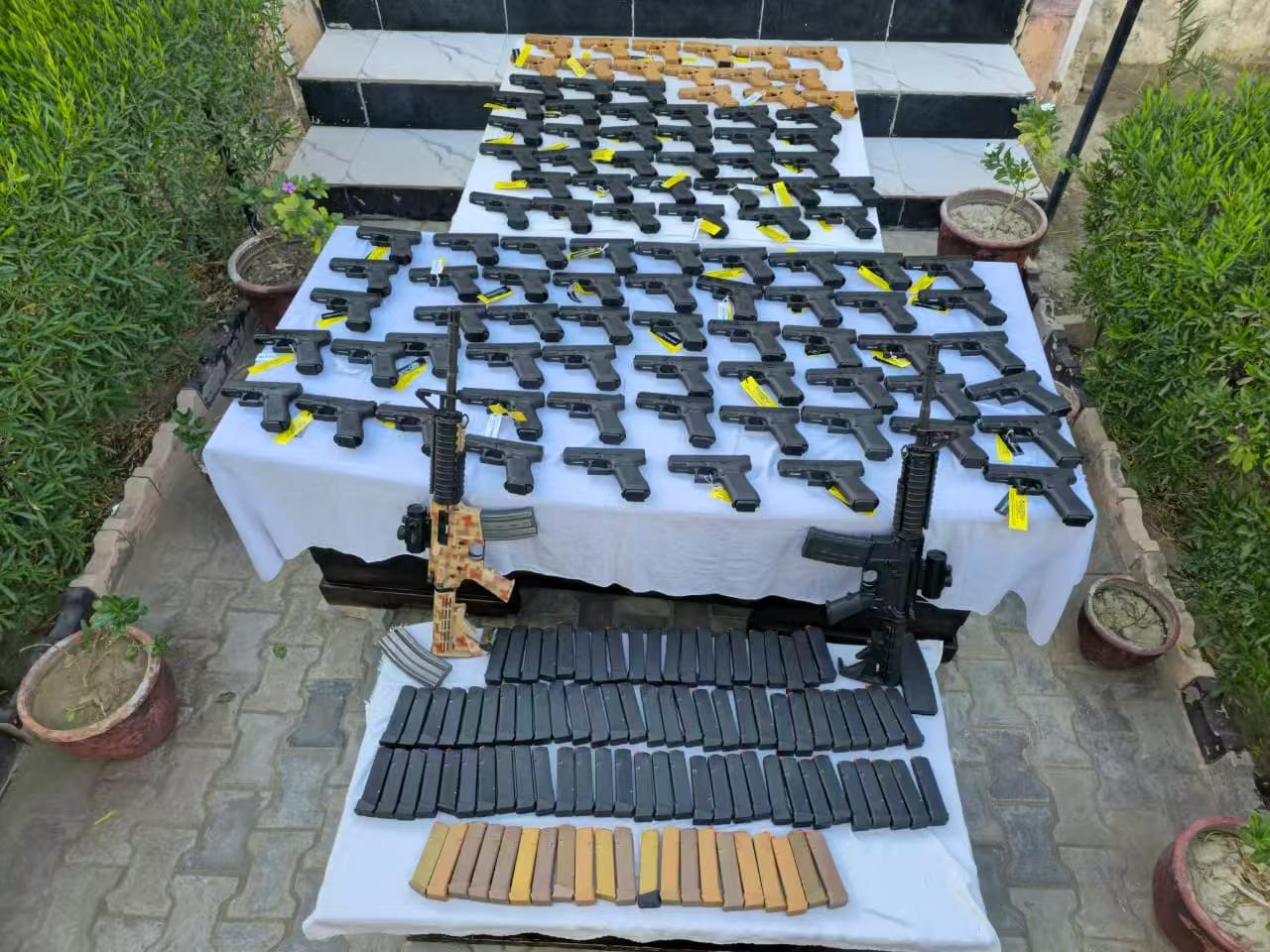 巴基斯坦迎来好消息，巴铁在俾路支省图尔巴特的一个检查站，检查员发现一辆可疑汽车。