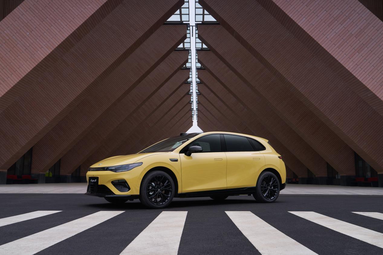 海豹06GT的真正对手来了。随着零跑Lafa5开启预售，我觉得比亚迪海豹06G