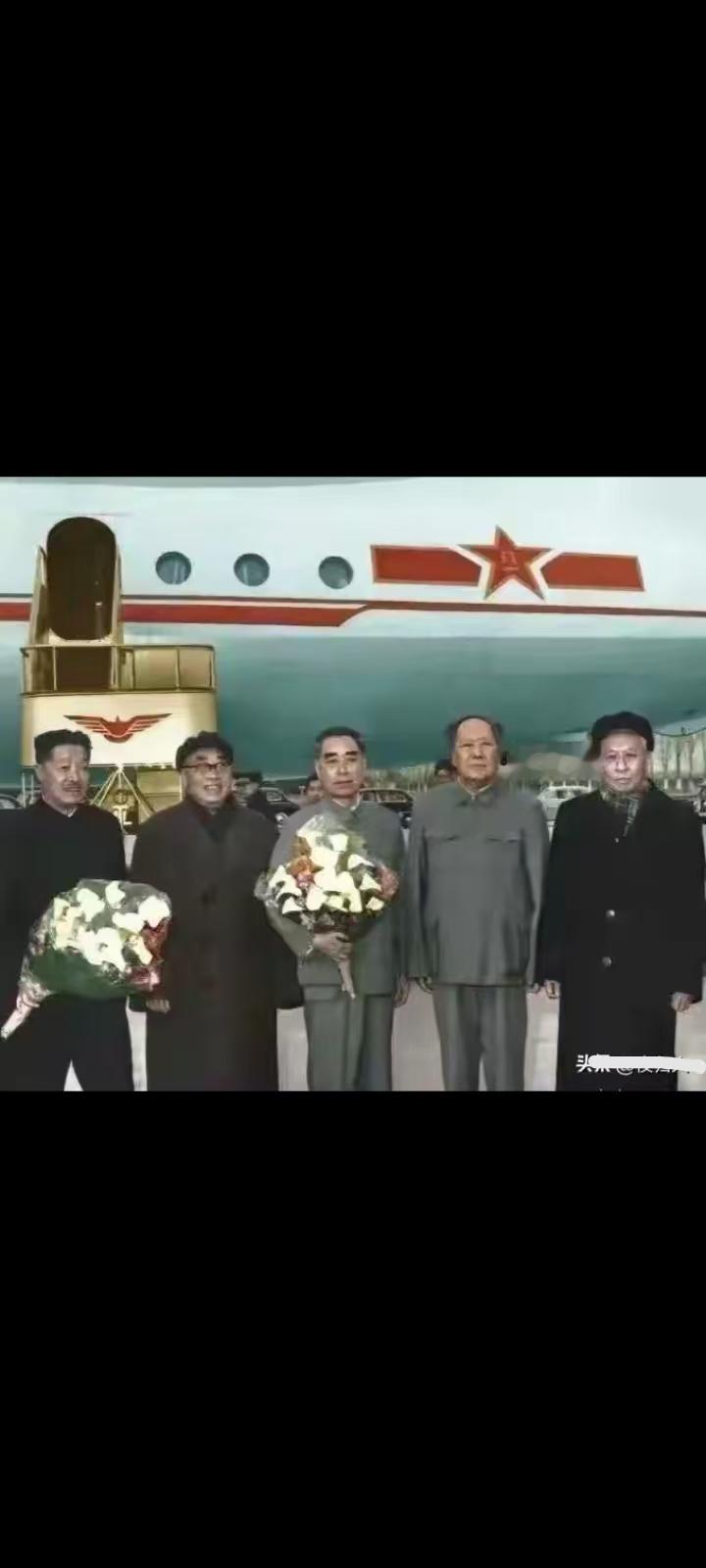 我敢肯定，对这张经典老照片，谁能第一眼认岀四位叫出名字，证明他的年龄至少60岁差