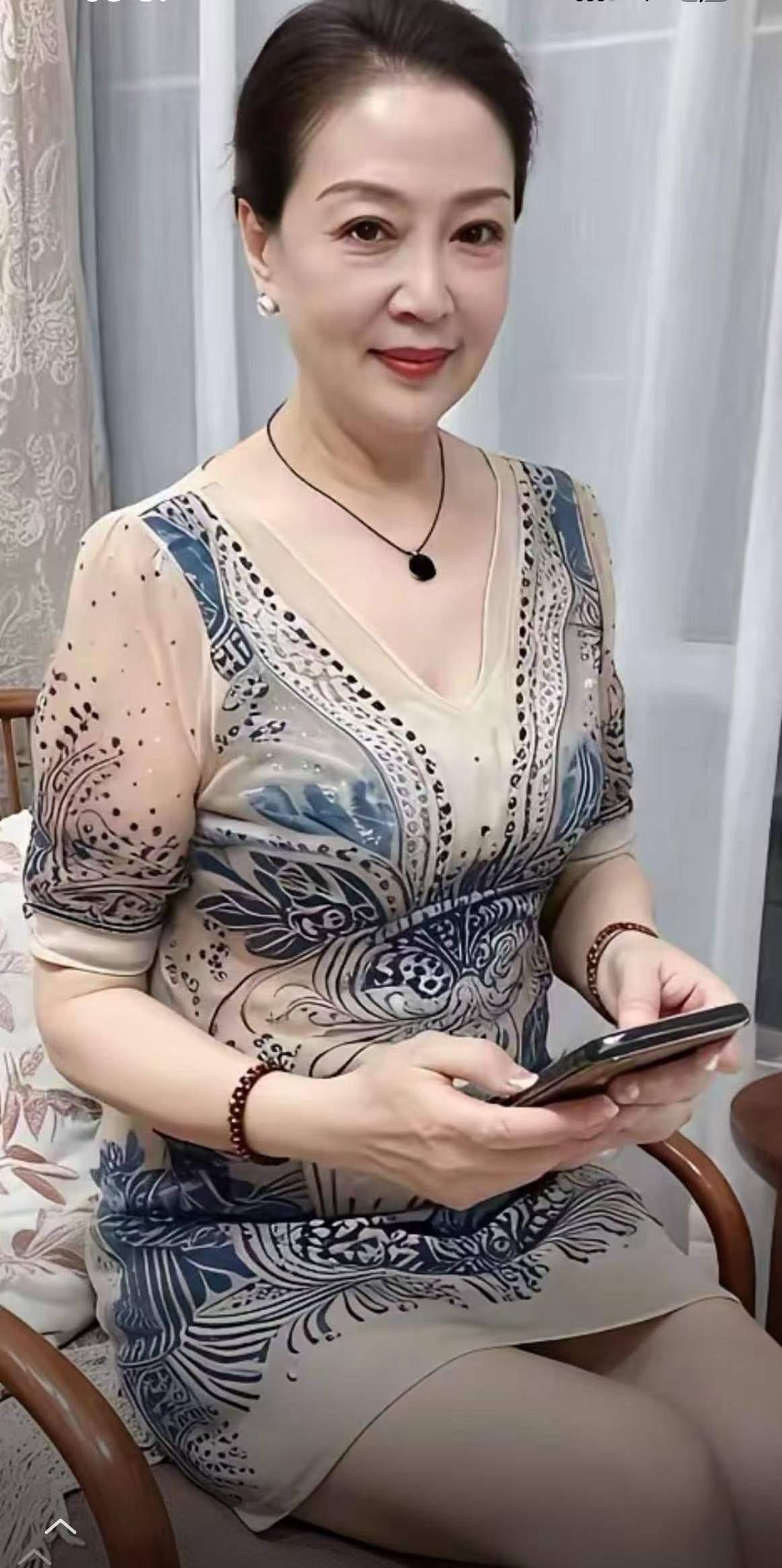 猜猜这位美女的年龄多大？大胆猜！