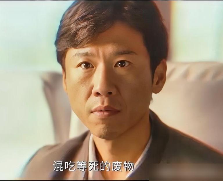 都以为紫金陈在搞艺术，其实人家是在印钞。你还真信那个写《沉默的真相》的，会去拍什